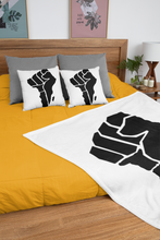 Load image into Gallery viewer, M&#39;Powered Signature Home Collection Throw Blanket
